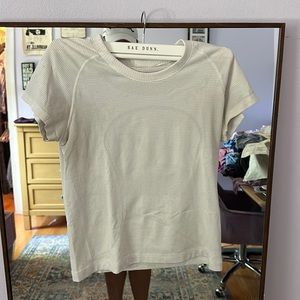 Lululemon white tee
